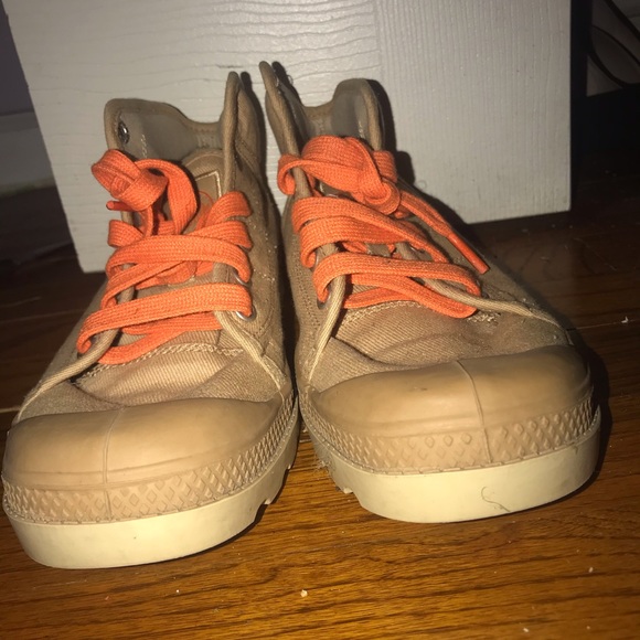 Boots - Picture 4 of 7